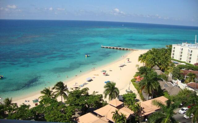 Ocean Suite Beach Front at Mobay Club