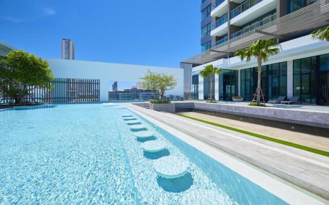 Kuno - 2Br, Beachfront Jomtien