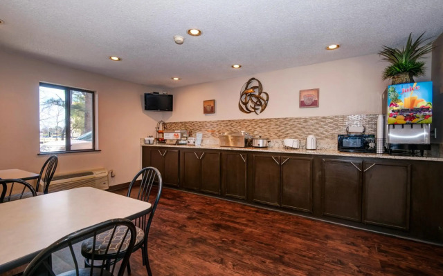 Guest Inn & Suites - Midtown Medical Center