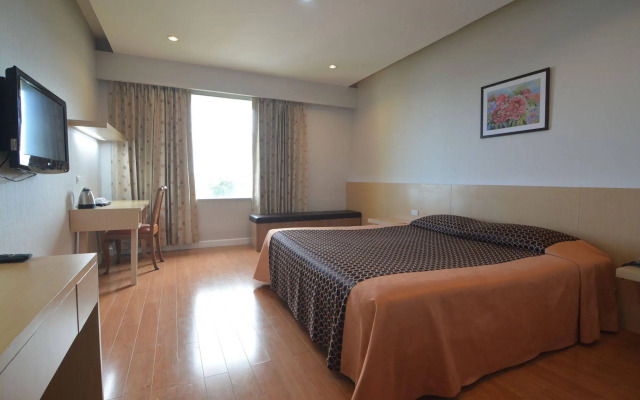 Charoen Hotel