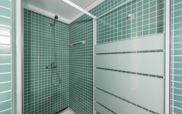 GuestReady - Pantone Balcony