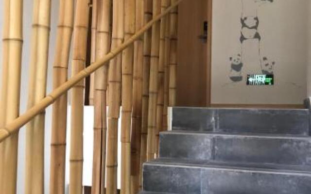 Siguniangshan Tea & Panda Hotel