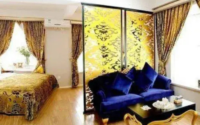 Chengdu House Hotel