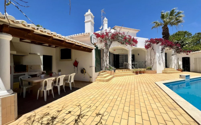 Alvor Traditional Villa by Homing
