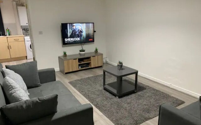 ✰Convenient 2 Bedroom Apt Leeds Centre - Parking✰