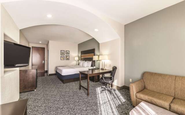 La Quinta Inn & Suites by Wyndham Tulsa - Catoosa Route 66