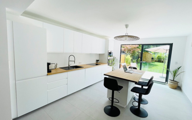 Modern townhouse - Private Garden