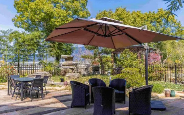 Yincaolu Lingfeng Bieyuan (Yulin Wonderland Store)