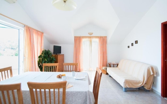 Apartment Annie - sea view : A2 Postira, Island Brac