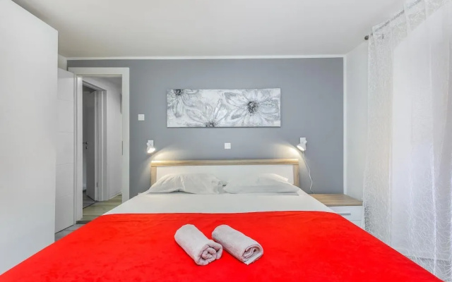 Fiorello Apartment