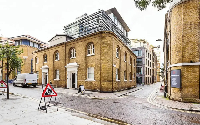 Pepys House: A Modern Touch of History