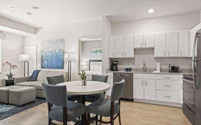 WaterWalk Extended Stay by Wyndham Kansas City - Overland Pk