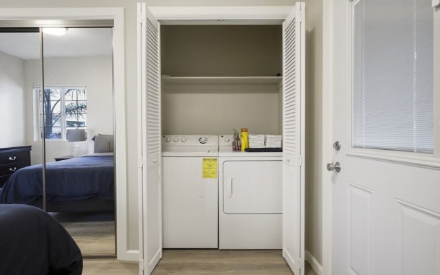 Cozy, Modern 3-bedroom in Oakland