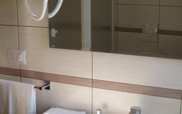 B&B MAGICA ASIA RHO - affittacamere, casa vacanza, residence, bed and breakfast a fiera Rho