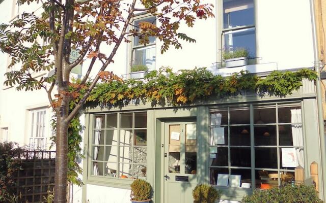 Bridge Cafe Bed and Breakfast