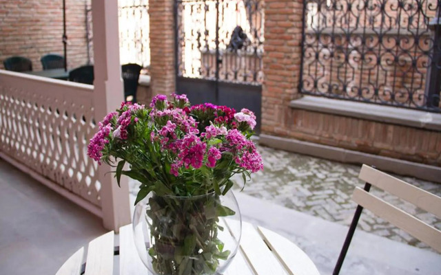 Apartment On Saadi Str Old Tbilisi