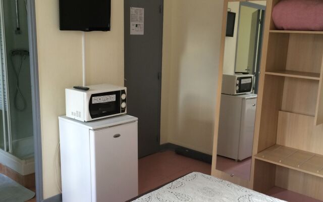 Au Royal Mad Hotel
