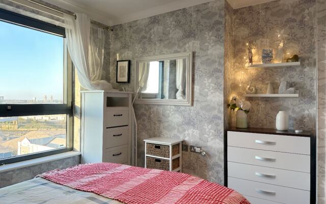 Canary Wharf two Bedroom Apartment