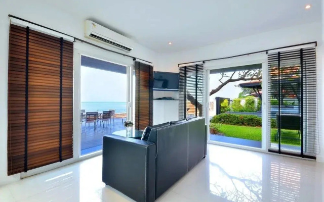Luxury 5 Stars Beach Villa 6 Beds