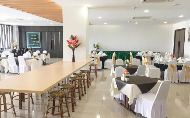 The Convenience Khonkaen Hotel