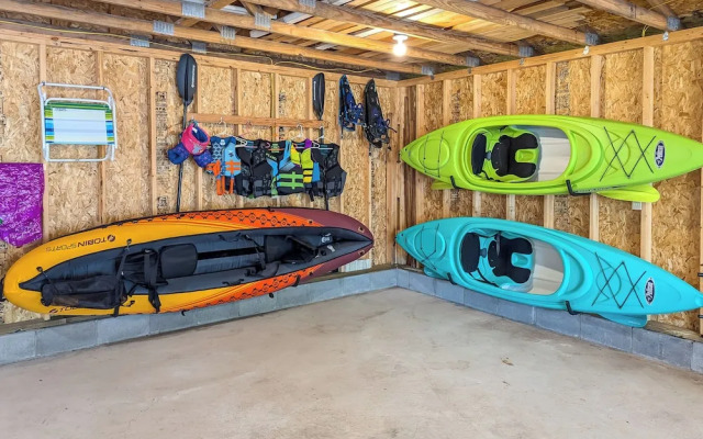 Close to 3 Ski Areas: Michigan Family Retreat!