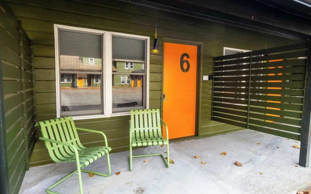 The Brooks Motel