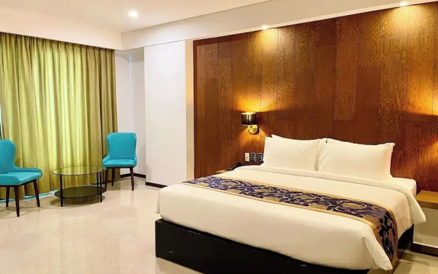 Hevea Hotel & Resort