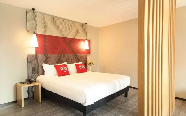 ibis Chengdu West Jingcui Road