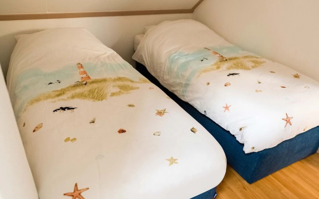 Beautiful Holiday Home in Kamperland Near the Beach