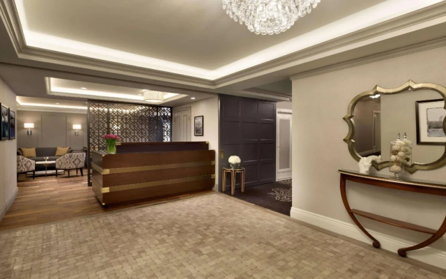 Fairmont Hotel Macdonald