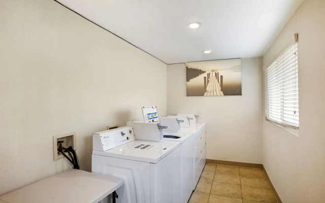 Best Western Shadow Inn