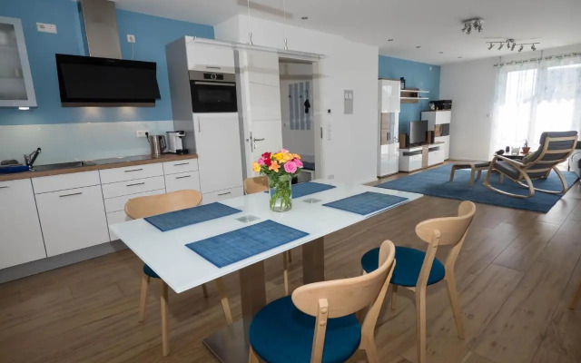 16Lilien Apartmentwohnung Gartenblick