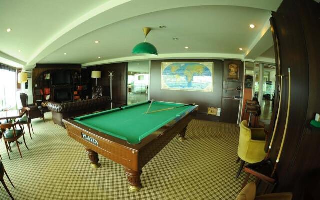 Kndf Marine Hotel