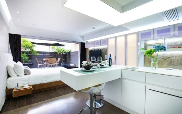 V Wanchai