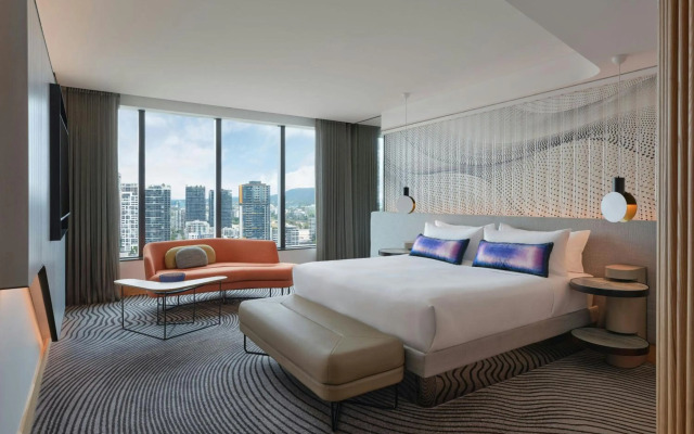 W Brisbane