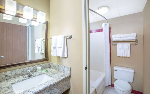 AmericInn Clear Lake