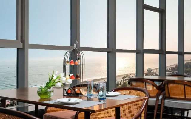 Crowne Plaza Beihai Silver Beach
