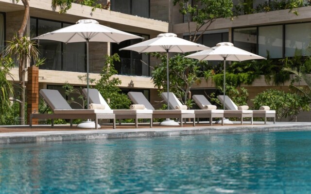 One BR Apartment With Shared Pool Jacuzzi Easy Spa Access