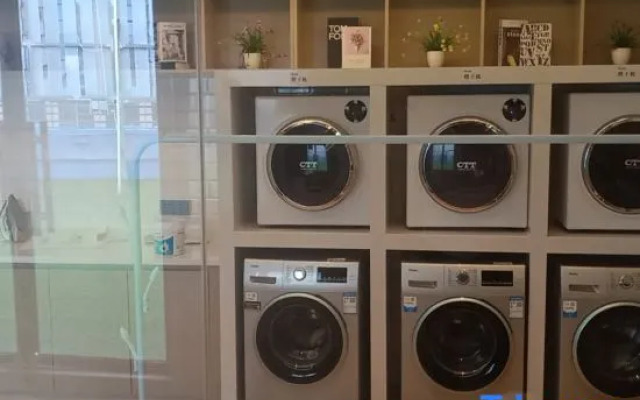 Qianhai Sands Hotel (Shenzhen Xixiang Metro Station)