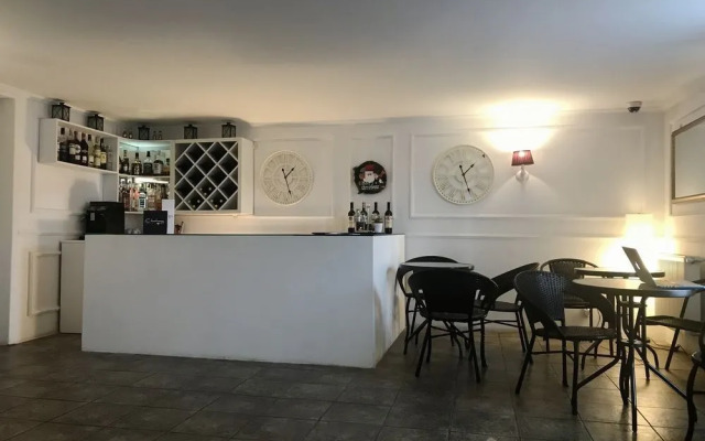 Dayroom Chardonnay Boutique Hotel