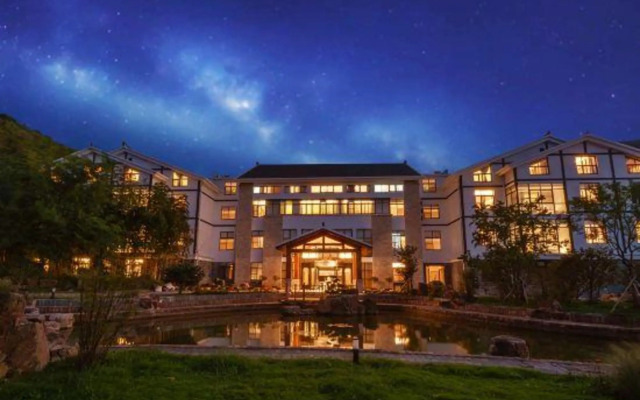 Yixing Eastluus Hotel