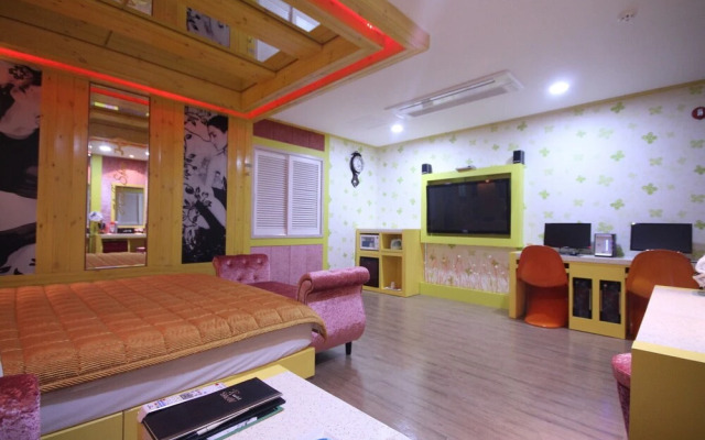 Yangsan Deokgye Show