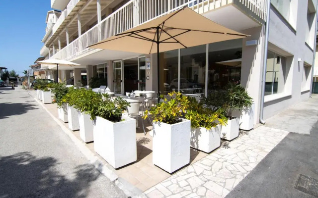 Hotel Adria Beach