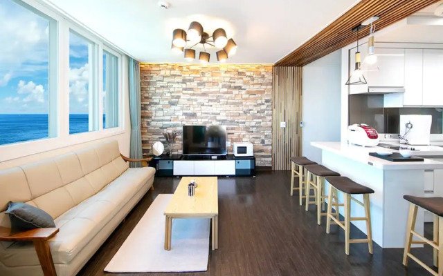 Pohang Couple Stone Pension