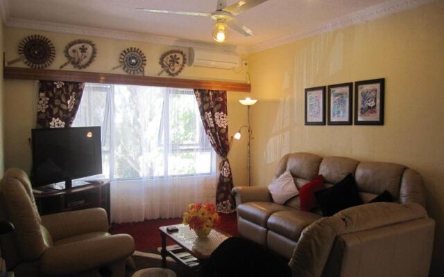 Captain Cook Apartments