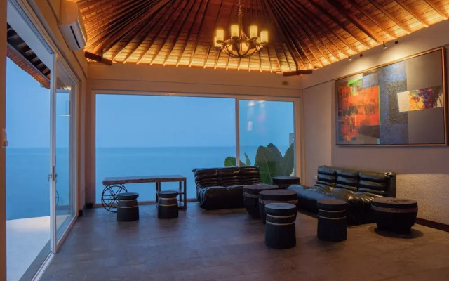 Seaside Oceana Suites by Mahaprana