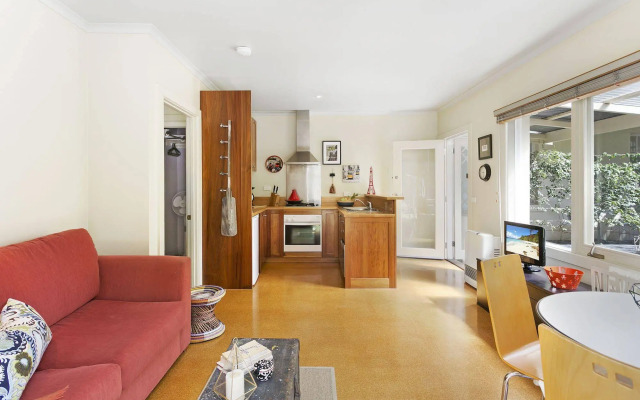 Springhill House on Pardalote