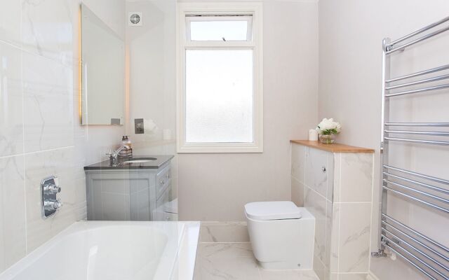 Newly Renovated 2 Bed in Wimbledon Village