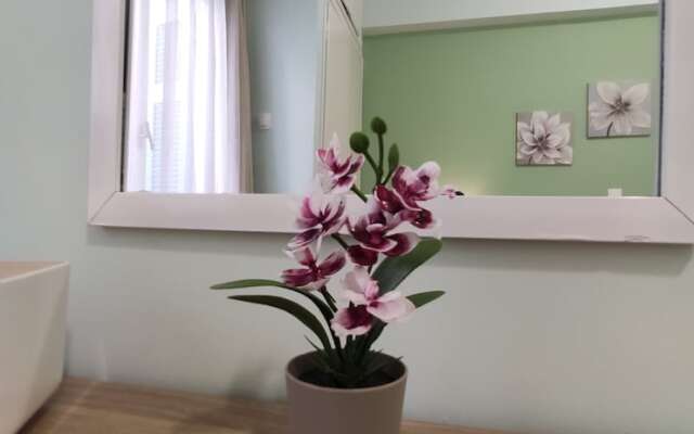 Athens Central Explorer Nest 1 Bd Apt