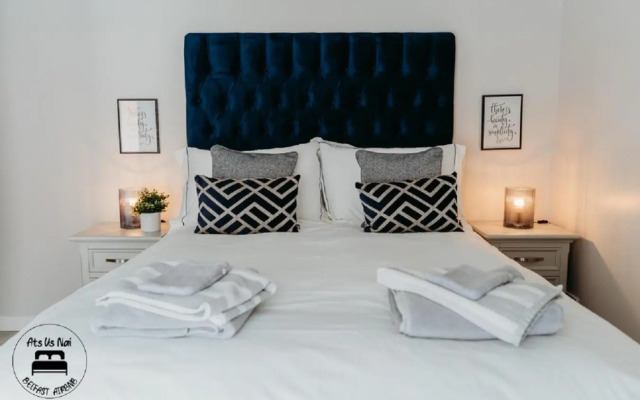 Stylish City Centre 2 Bedroom Apt Free Parking